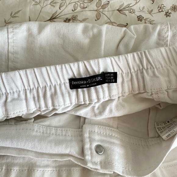 Bershka Denim Button Front Skirt - white with silver buttons - Picture 3 of 4